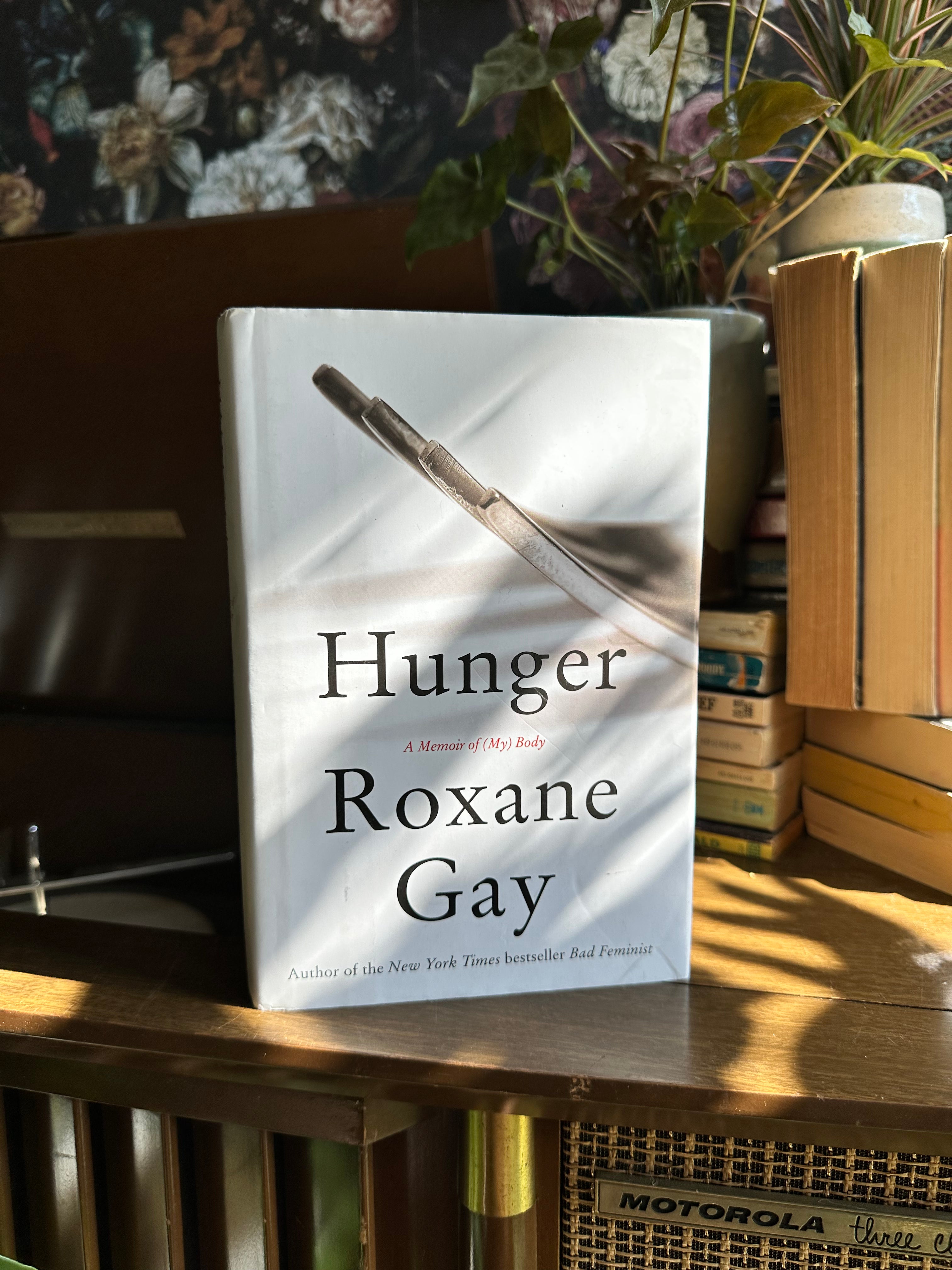 Roxanne　SIGNED　Gay　Papercut　–　Books　Hunger　by